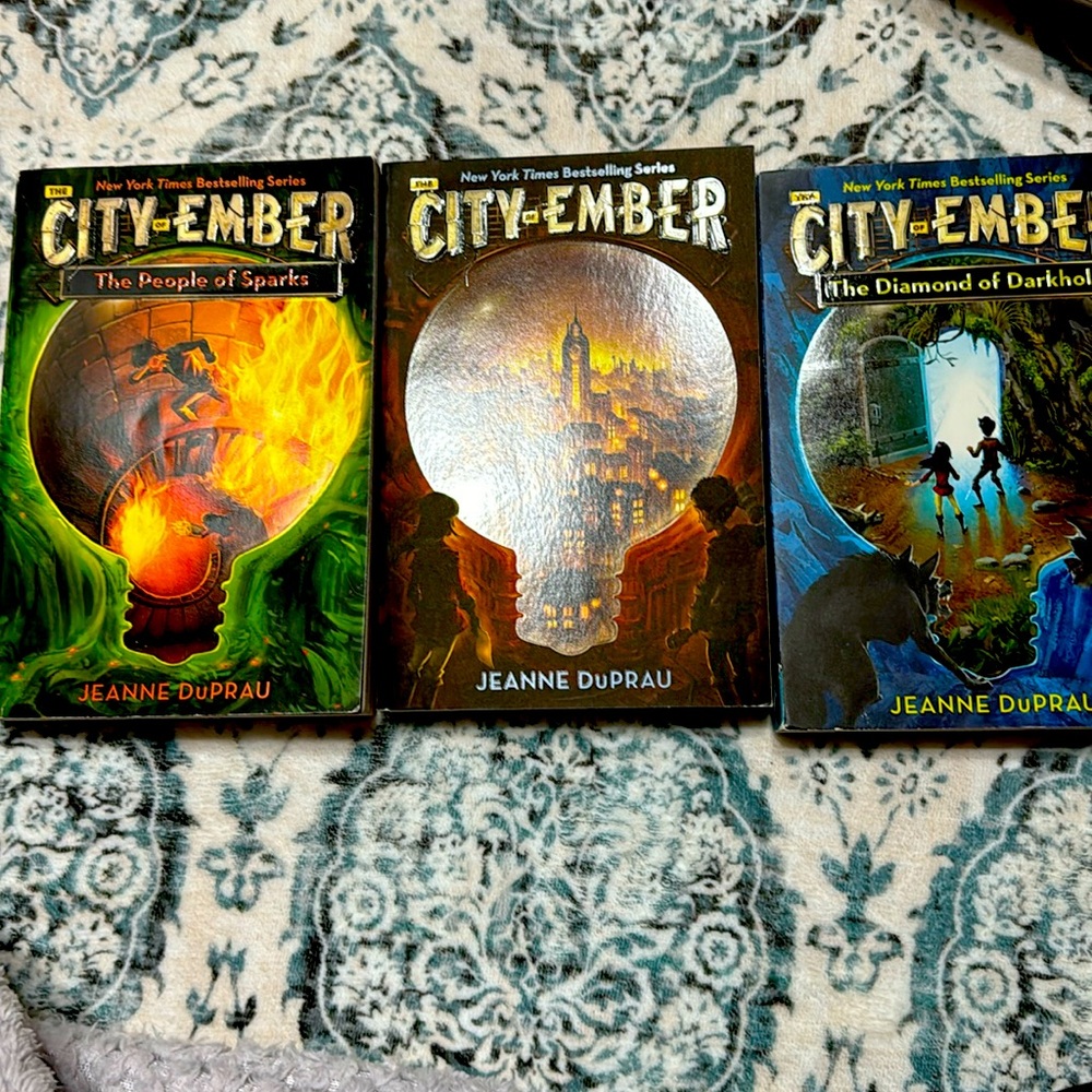 Set of 4 books - city of ember